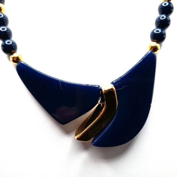 Vintage Dark Blue Napier Lucite Necklace, Light Weight, 17 Inches - Picture 3 of 9
